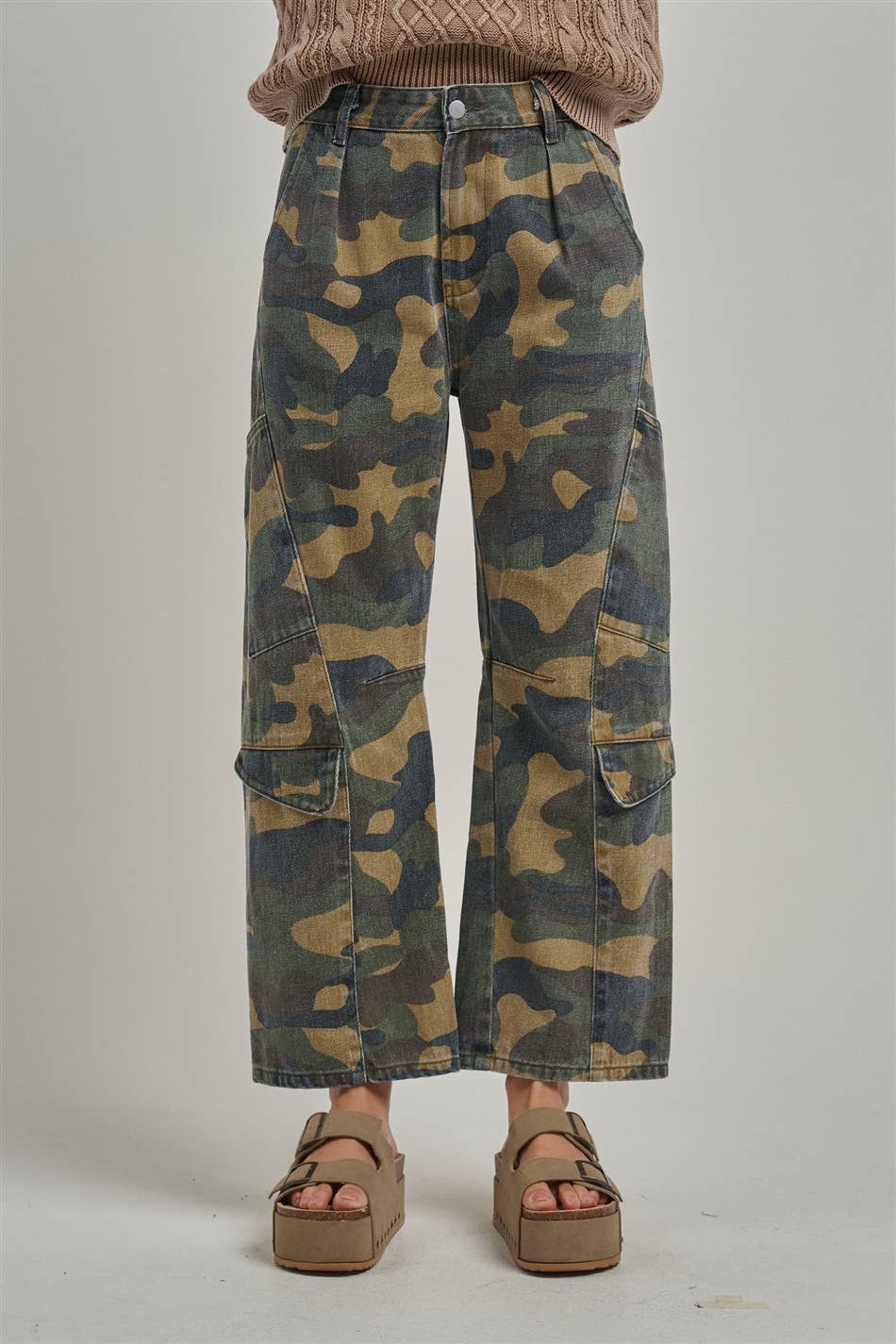 MID RISE BIG CAMOUFLAGE UTILITY CARGO PANTS